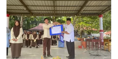 JUARA 1 LOMBA SPEECH ENGLISH DAN OLIMPIADE ENGLISH TINGKAT SMA SE KABUPATEN PASAMAN BARAT
